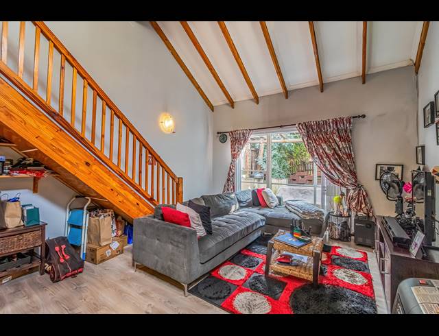 3 BEDROOM TOWNHOUSE FOR SALE IN DOUGLASDALE